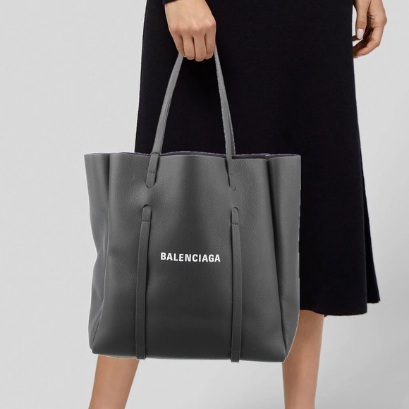 Sold ❌Balenciaga Everyday Tote bag - Picture 1 of 11